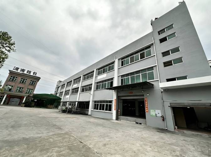 收纳箱包产品 百货箱包中的收纳智慧与生活美学